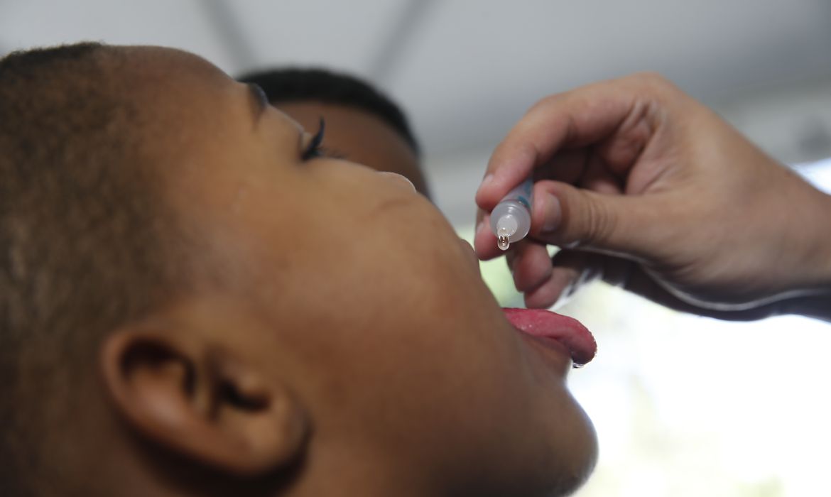 Saúde aplica 1.197 doses no dia "D" da campanha multivacinação e contra a pólio