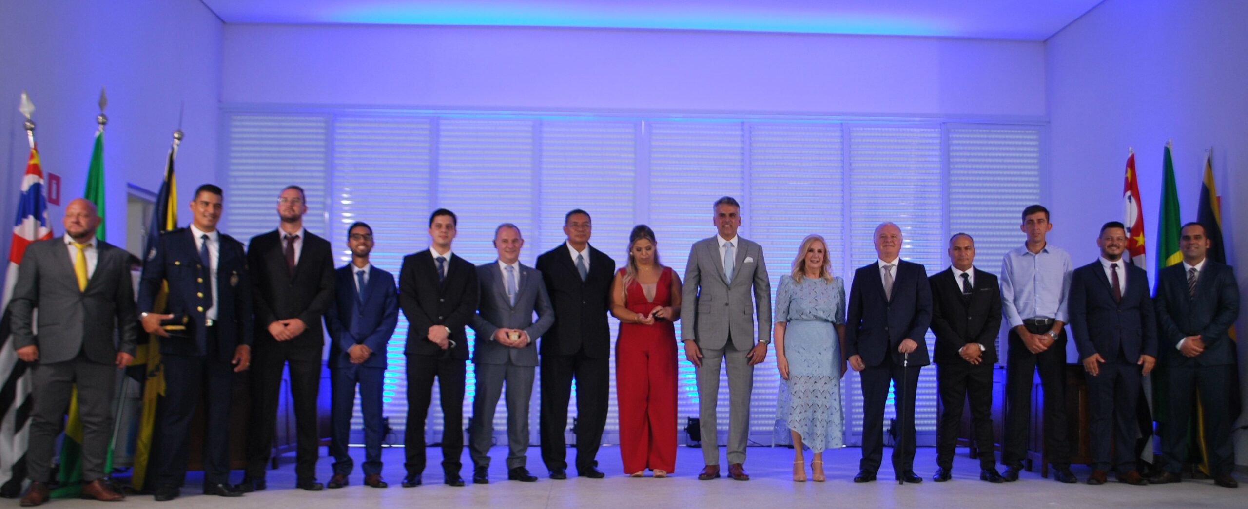 Prefeito, vice-prefeita e vereadores tomam posse no Boulevard Pedro Abrucez