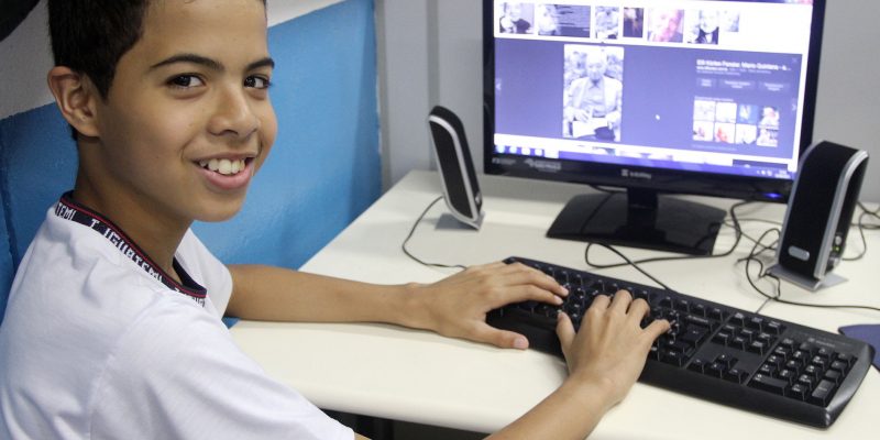 Secretaria Estadual de Educação entrega currículo do ensino médio ao Conselho Estadual