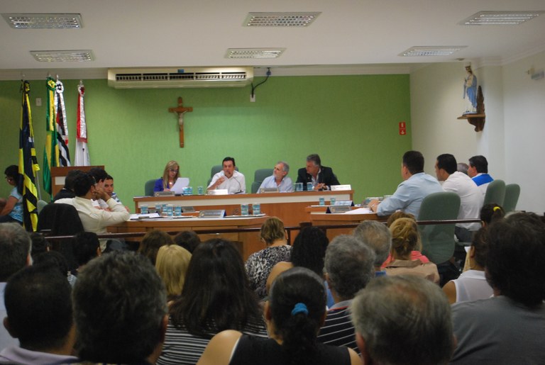 Câmara aprova projeto de reajuste do funcionalismo municipal