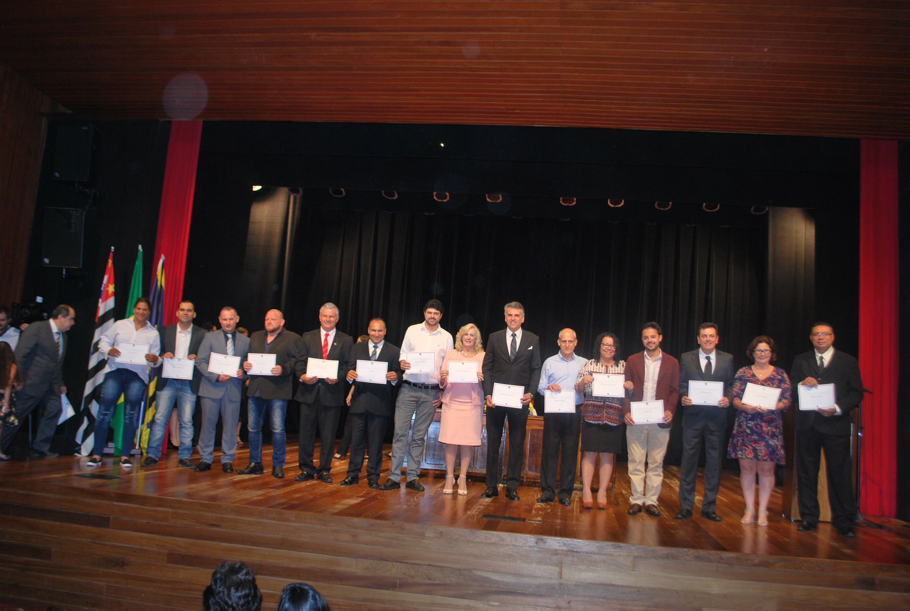 Vereadores , Prefeito e Vice  eleitos foram diplomados do Teatro Municipal
