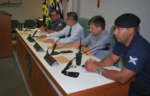 Vereadores, representantes de órgãos de Segurança e comerciantes participam de reunião ordinária do Conseg, na Câmara
