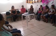 Reunião com famílias atendidas pelo Crass Nassif trata sobre Bolsa Família e Outubro Rosa
