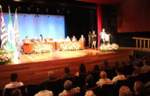 Sessão solene para entrega de títulos e medalhas acontece nesta quarta-feira (29), no Teatro Dona Zenaide