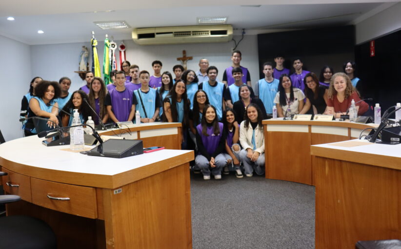 Estagiários do CIEE visitam a Câmara Municipal da Jaguariúna. Ação foi coordenada pela Escola do Legislativo